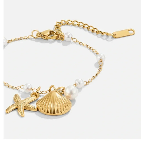 SeaShell 18K Gold Stainless Steel Waterproof Charm Bracelet - Picture 3 of 5